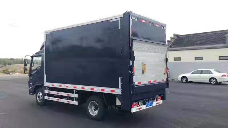 垂直升降汽車(chē)尾闆