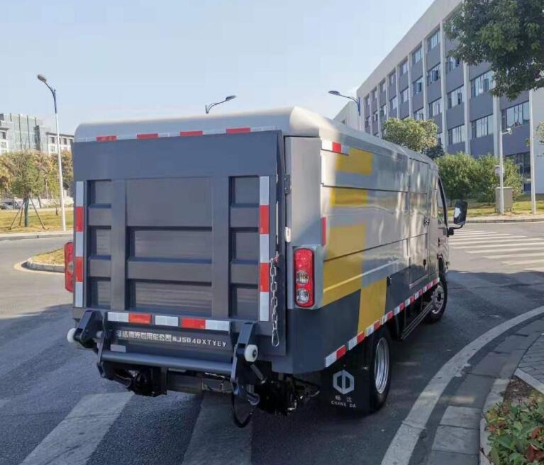 汽(qi)車尾闆(pǎn)維修方(fang)法