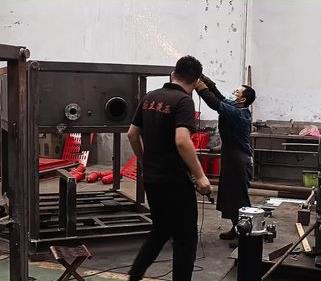 國立液壓(yā)，不斷提高(gāo)技術，打造(zào)新産品。